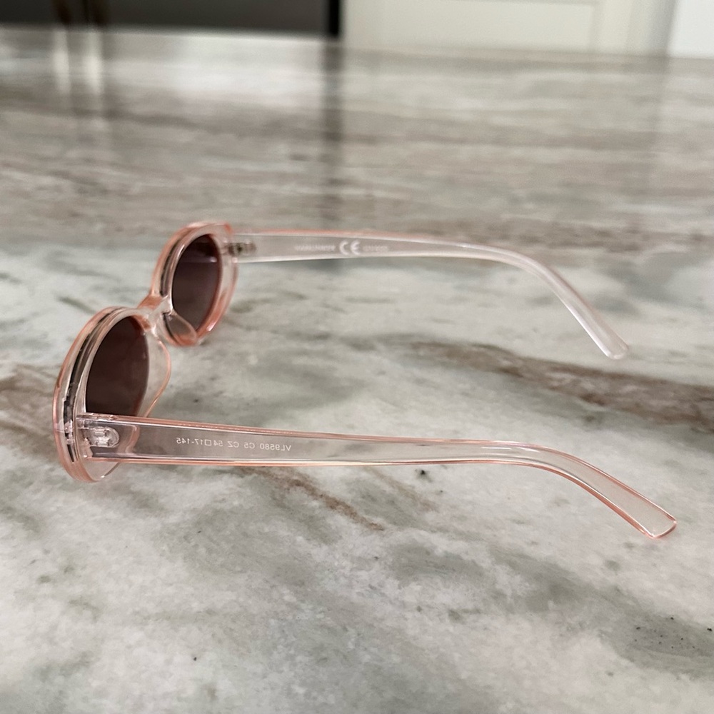 Pink Clear Oval Retro Style Sunglasses- Beach Vacation Vintage Inspired - Picture 6 of 16